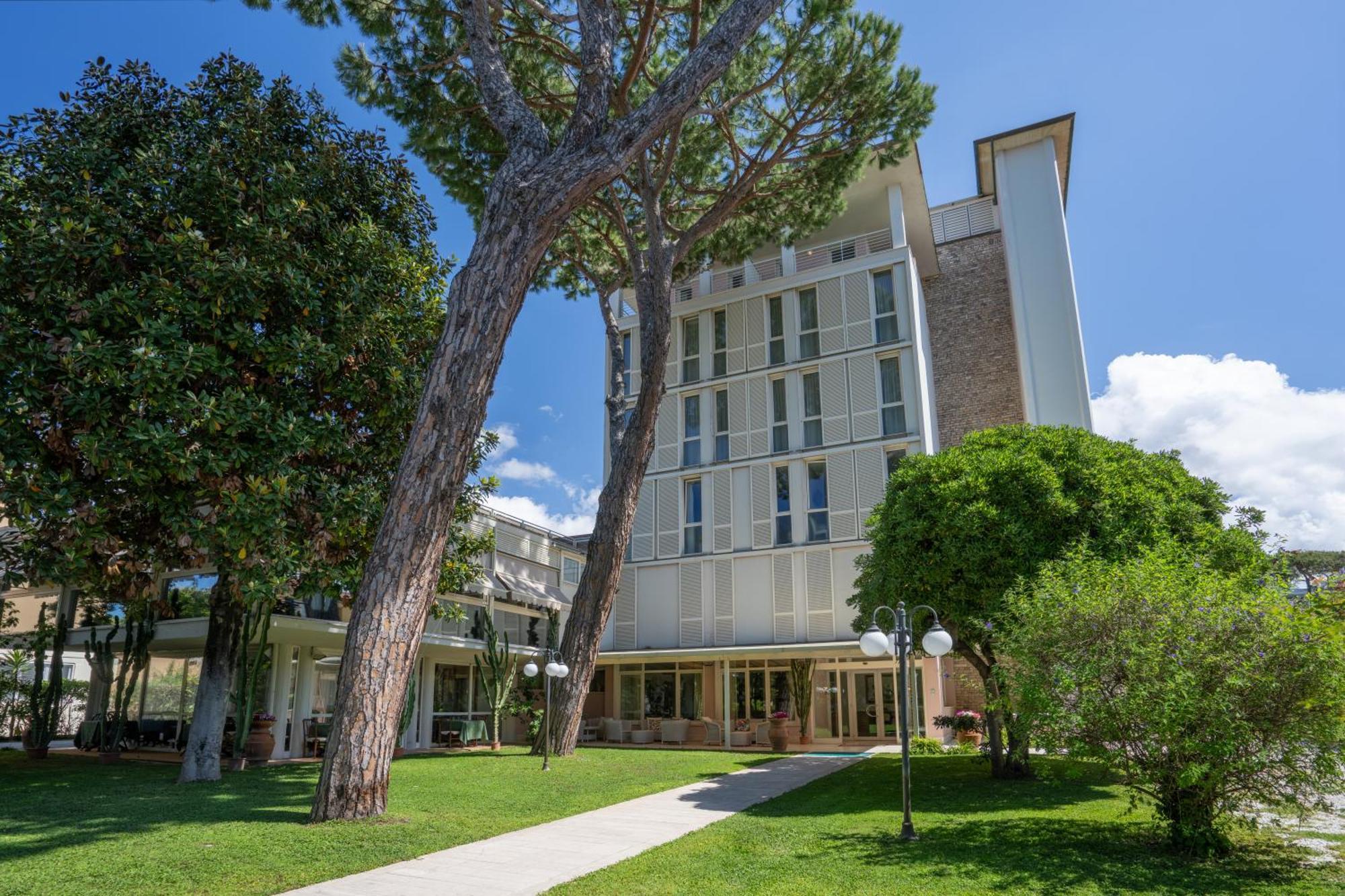 Hotel Il Caravaggio Marina di Pietrasanta Exterior foto