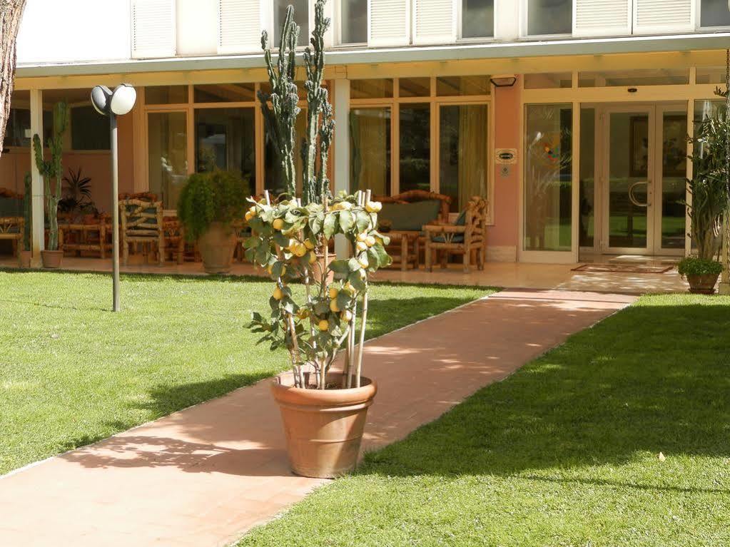 Hotel Il Caravaggio Marina di Pietrasanta Exterior foto